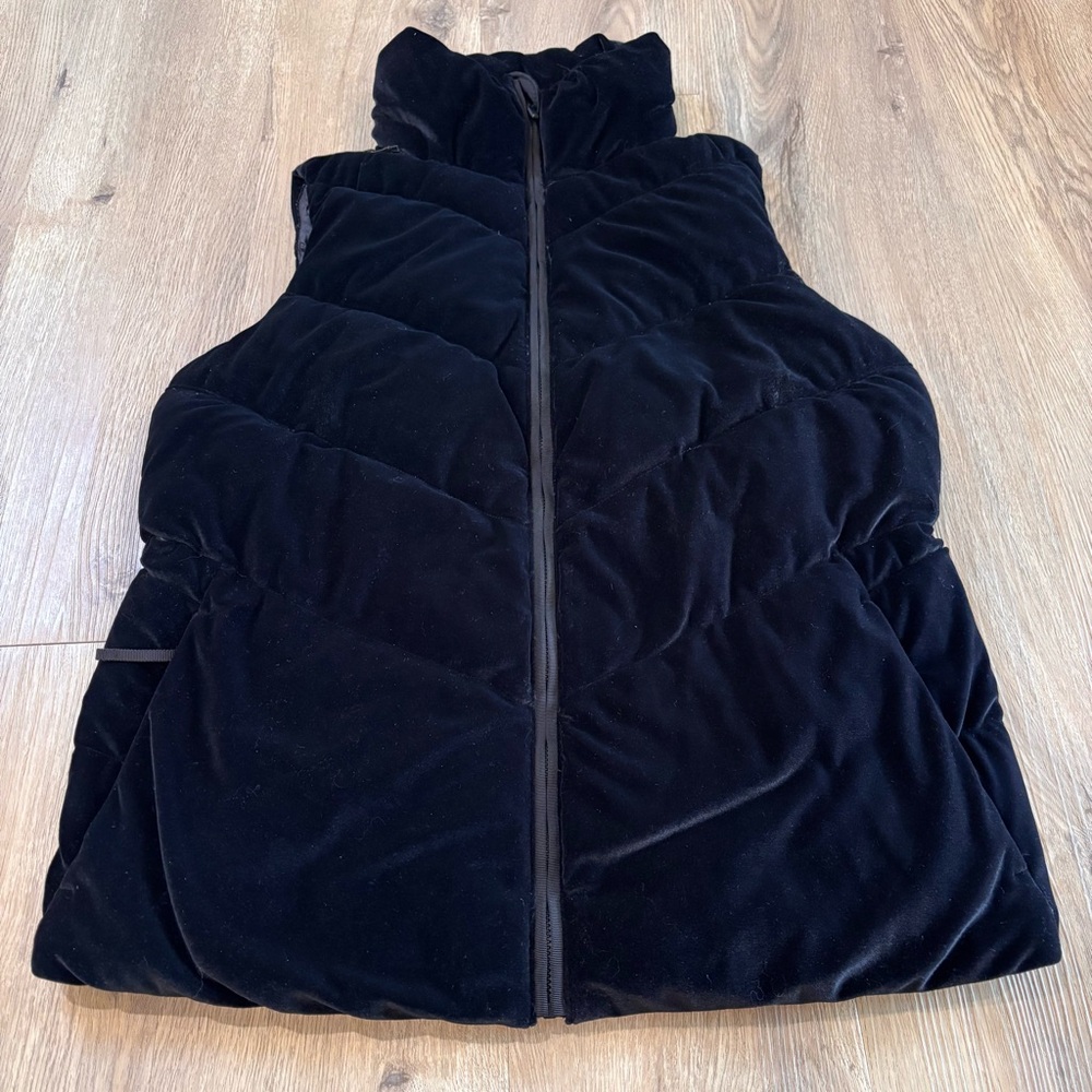 Athleta Women’s Lofty Velvet Goose Down Full Zip Puffer Vest Black S No Hood